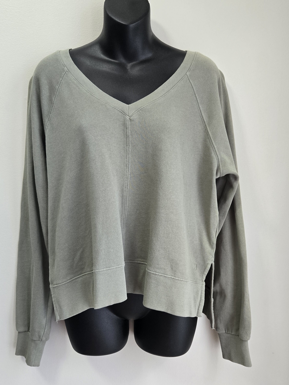 Z SUPPLY Open Back Sweatshirt Womens XS Olive Green Workout Gym Activewear NWT